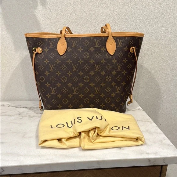 Louis Vuitton Neverfull Tote Bag MM - Picture 1 of 11